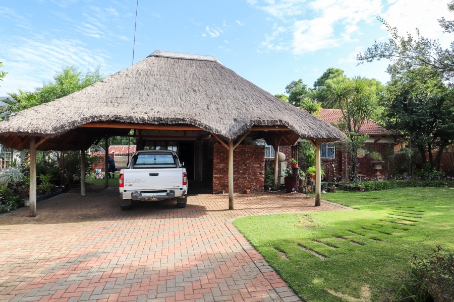 3 Bedroom Property for Sale in La Hoff North West